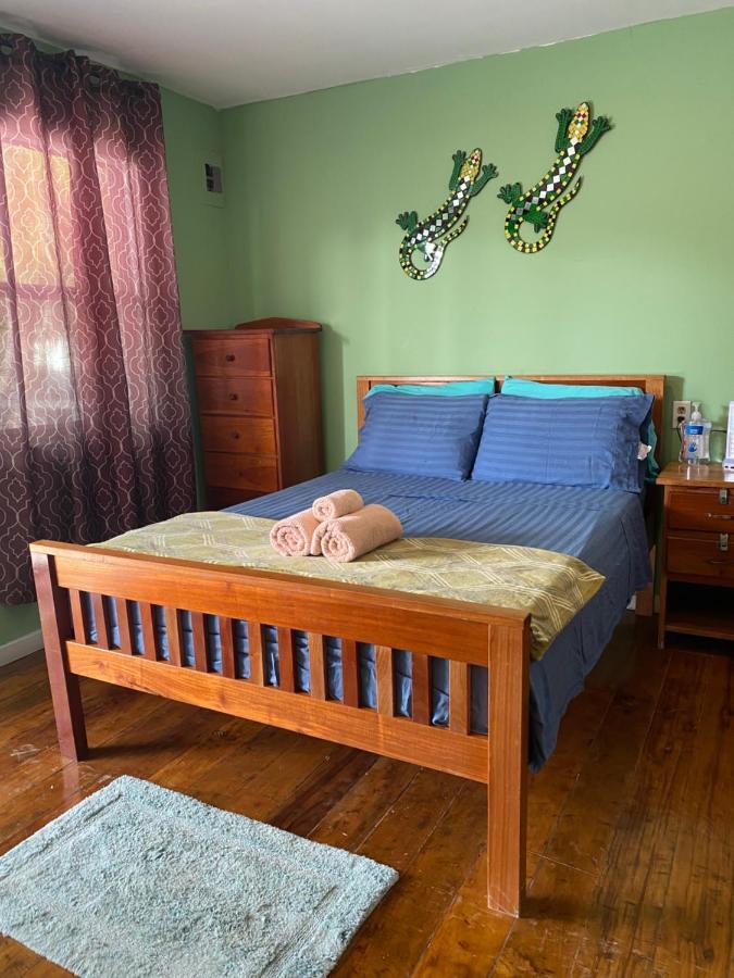 Go Slow Guesthouse Caye Caulker Zewnętrze zdjęcie