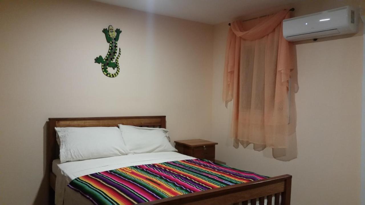 Go Slow Guesthouse Caye Caulker Zewnętrze zdjęcie